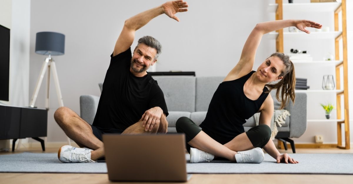 Allenamento a casa uomo e donna
