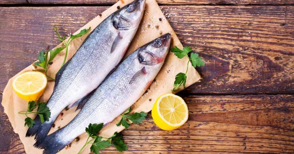 Cosa mangiare con i trigliceridi alti: pesce azzurro.